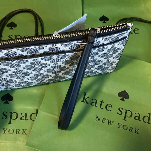 Kate Spade ♠️ Wallet - Picture 6 of 7